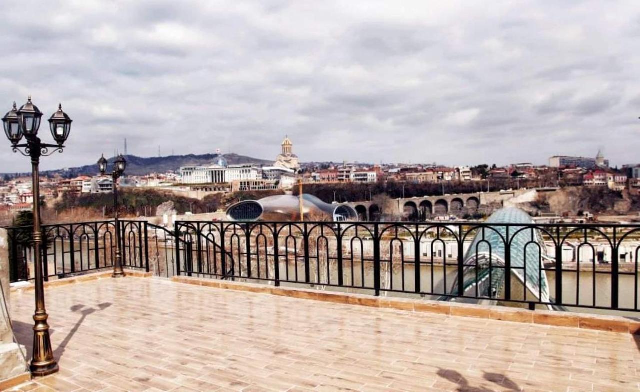 Barsuna Tbilisi Buitenkant foto