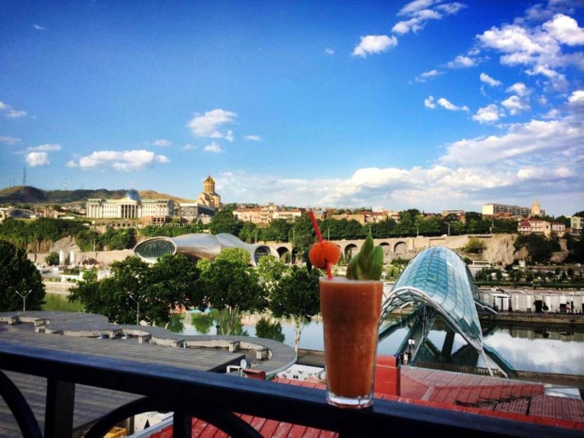 Barsuna Tbilisi Buitenkant foto