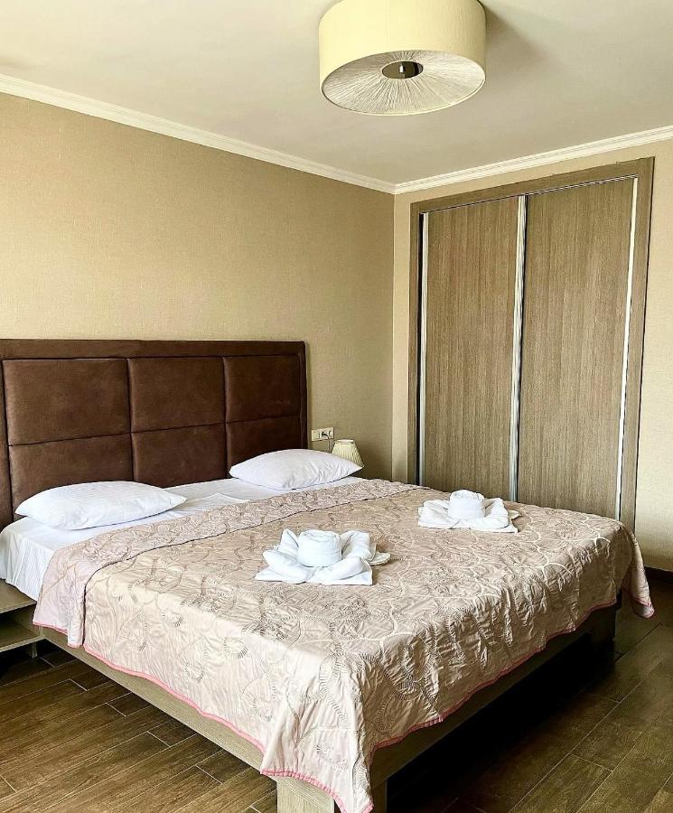 Barsuna Tbilisi Buitenkant foto