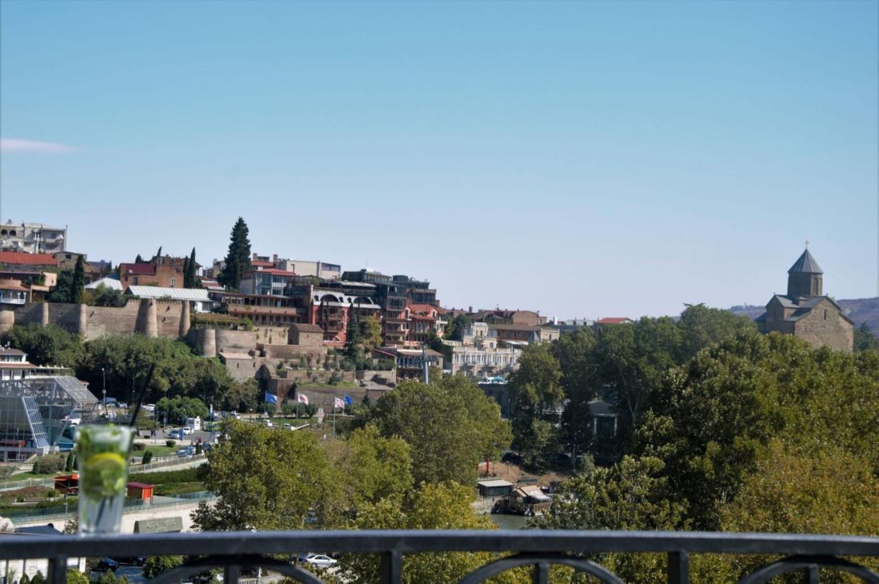 Barsuna Tbilisi Buitenkant foto