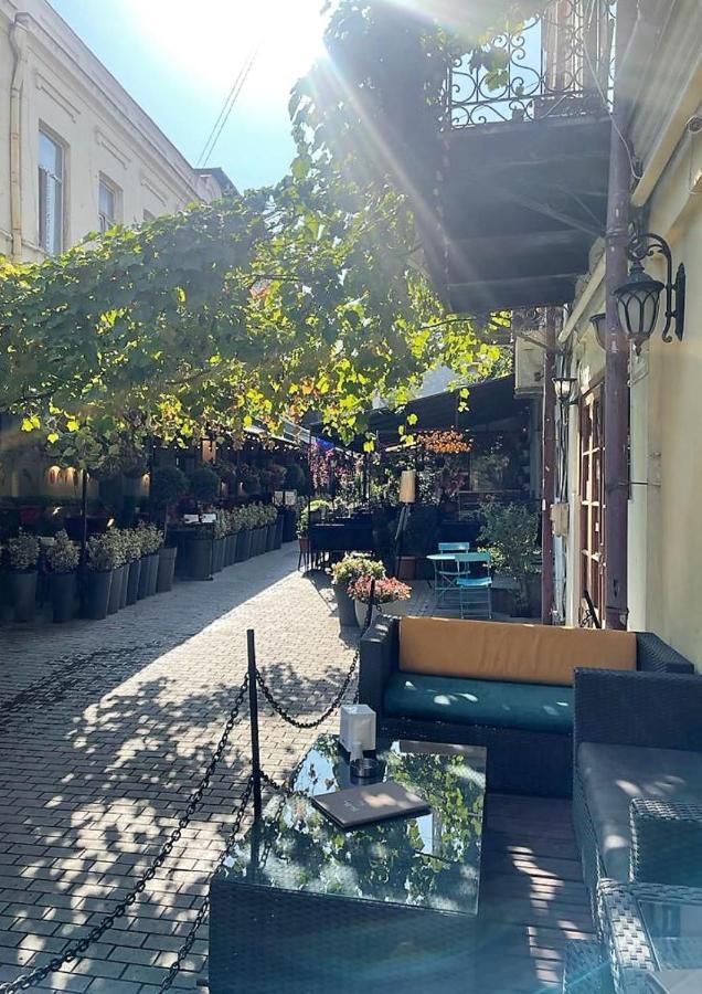 Barsuna Tbilisi Buitenkant foto